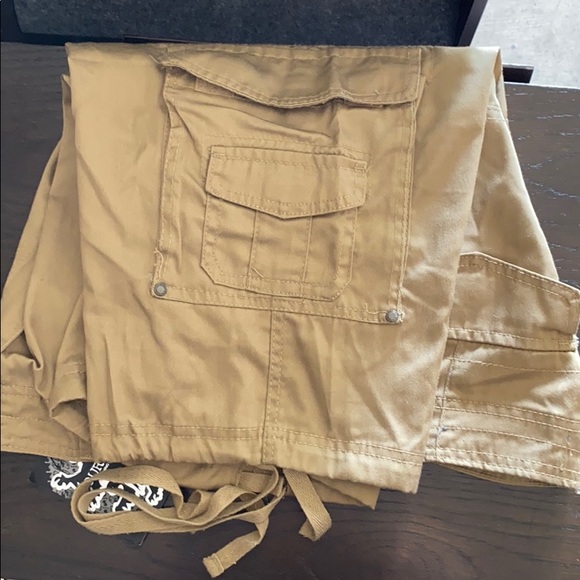 Cargo shorts - Picture 3 of 7